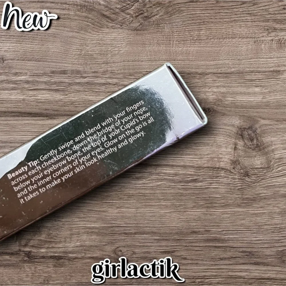New NIB girlactik GLOW ON-THE-GO JetSetter multi-use stick Color: JetSetter